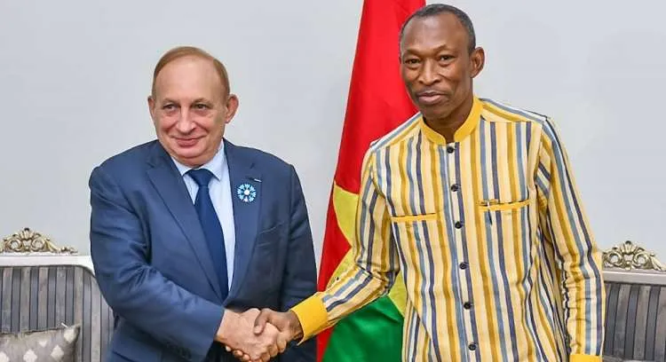 <strong><em>« Nos forces spéciales resteront ici tant que les autorités burkinabè le souhaiteront</em> », ambassadeur de France</strong>