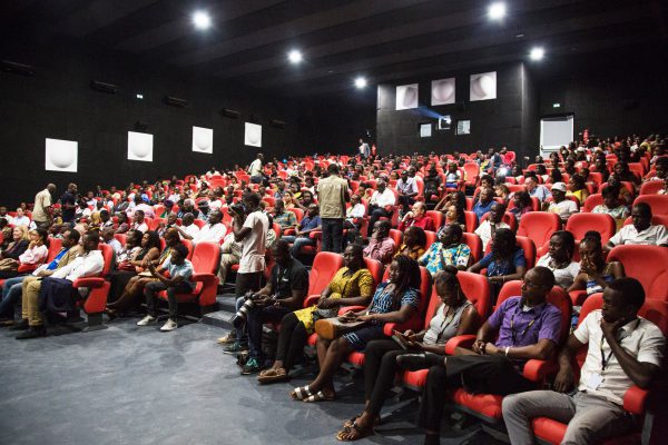 « Je préfère télécharger les films sur Youtube »