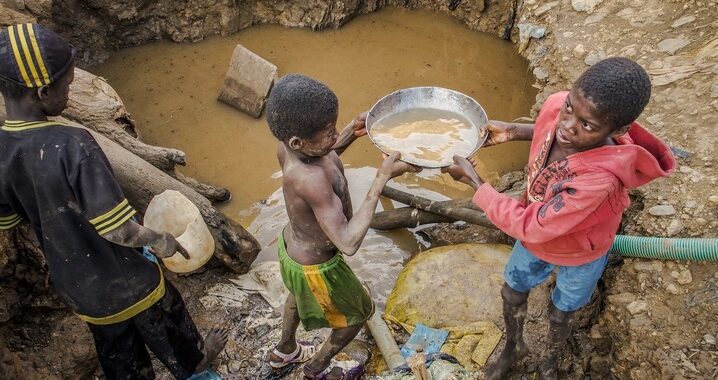 Le travail des enfants sur les sites d’orpaillage
