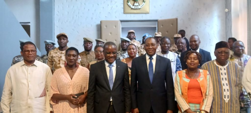 Burkina, les « hommes de paix » célébrés