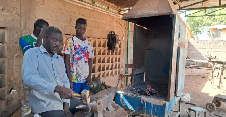 Burkina: A Fada, les coups de marteau de Gabriel Tompoudi contre le handicap