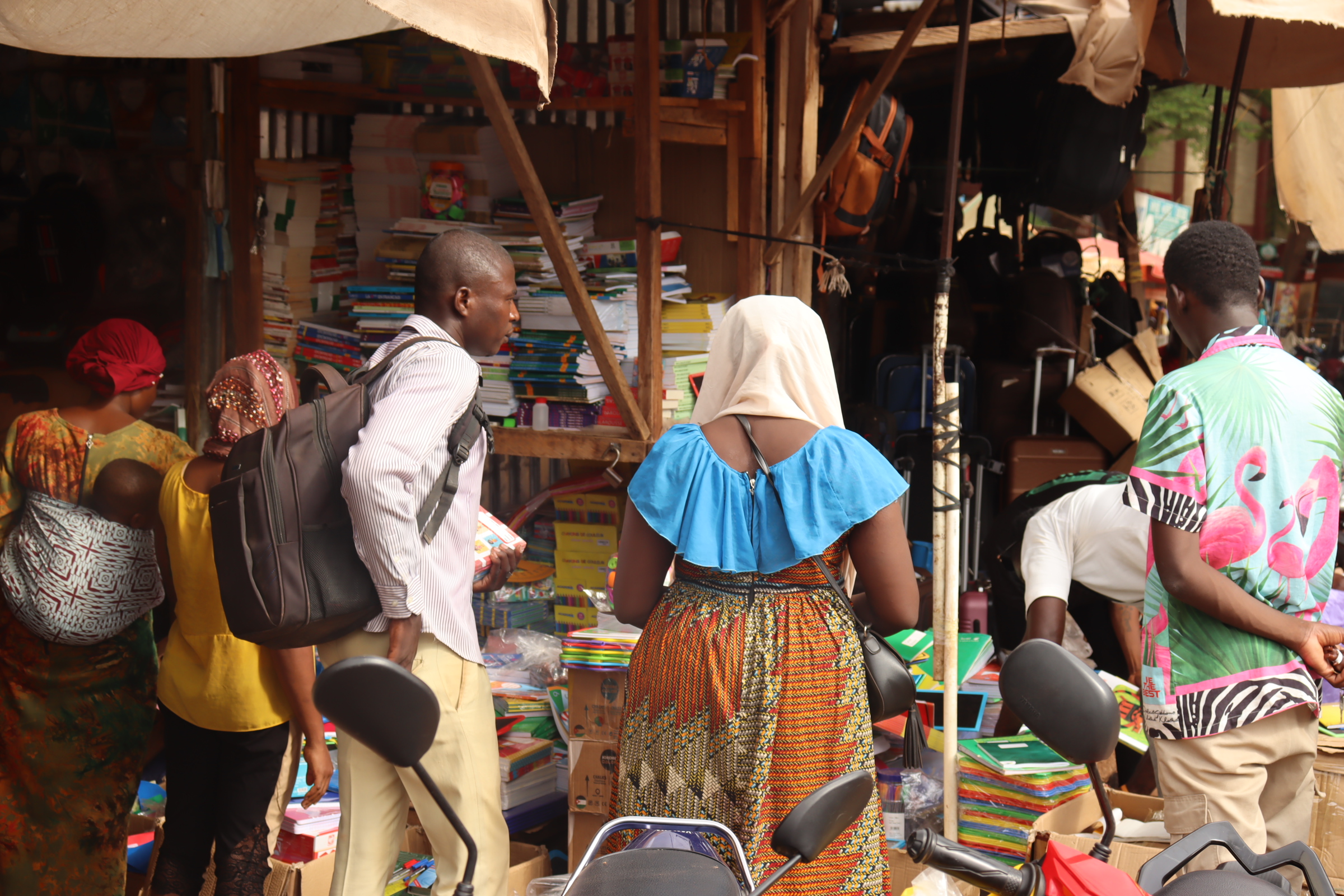 Fournitures scolaires:  les parents se plaignent des prix, les commerçants se justifient