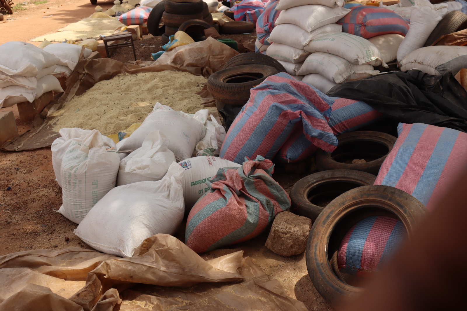 Le son, aliment pour bétail, bouée de sauvetage pour des femmes à Ouaga