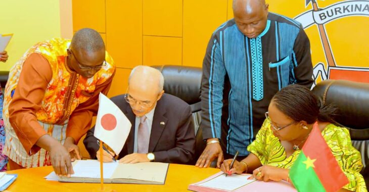 Burkina: Le Japon offre plus de 2 milliards de FCFA en riz