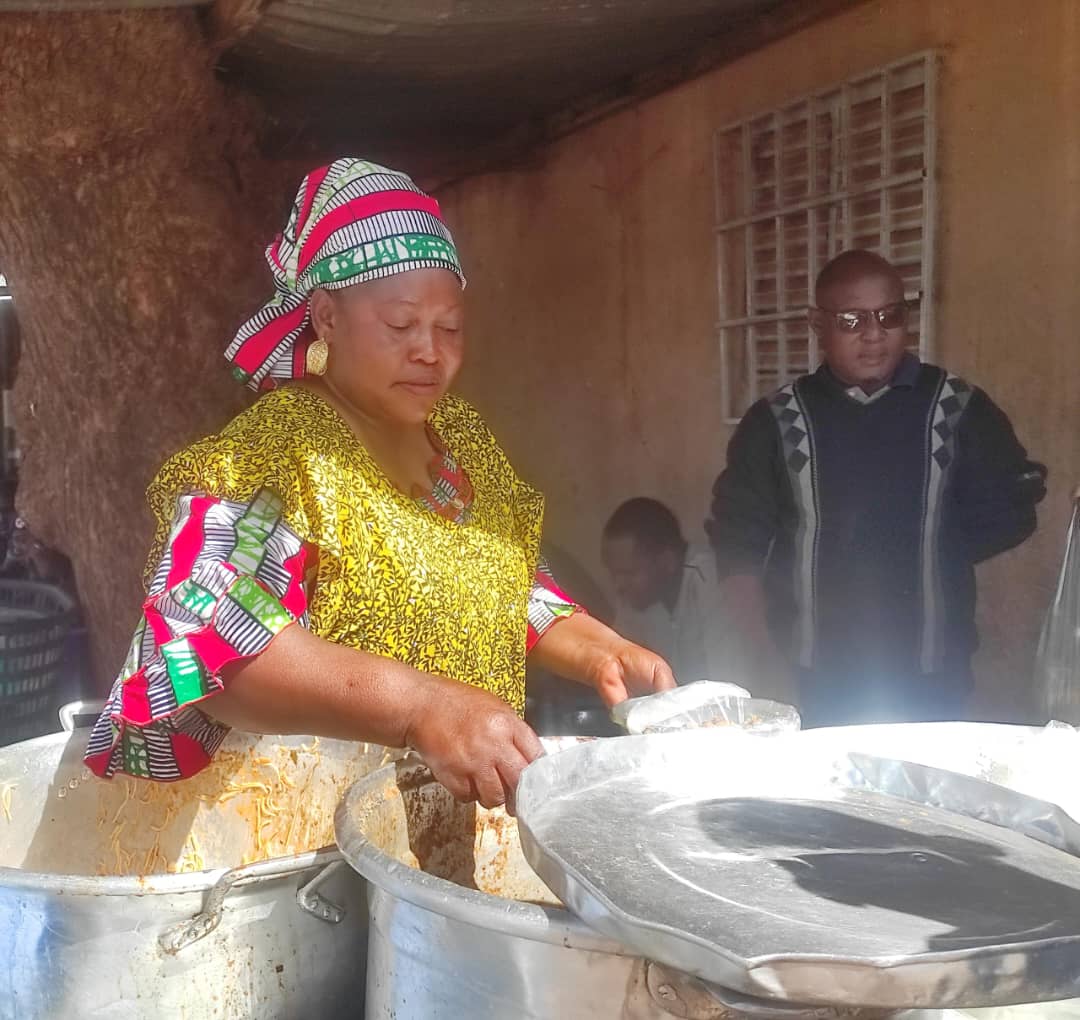 Le Moui bongo : les mets de Salamata Tapsoba conquièrent des centaines de Ouagavillois