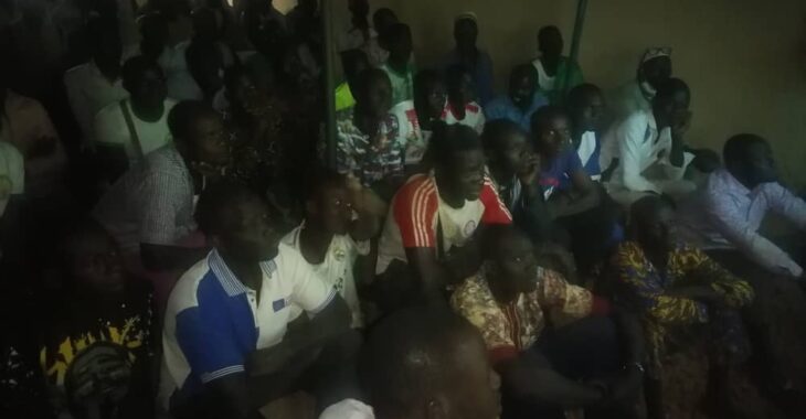 CAN 2023: Ambiance avec des déplacés internes supportant les Etalons à Boulsa
