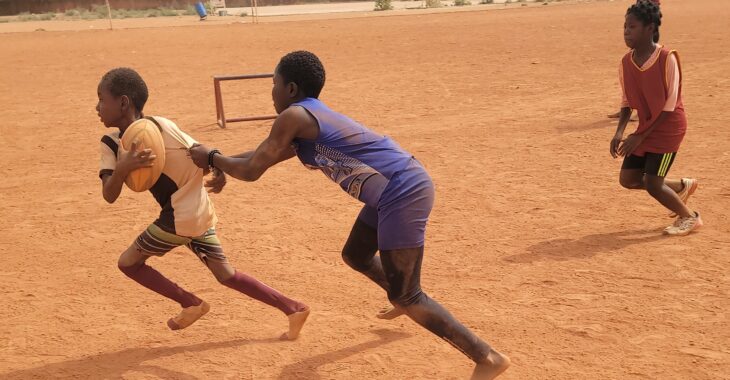 Au quartier Tampouy de Ouagadougou, le rugby comme tremplin pour les rêves d'enfants