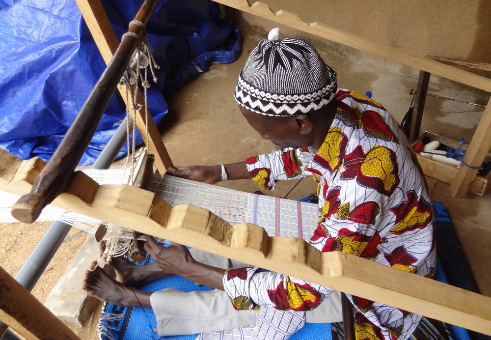 Reconstruire sa vie grâce au tissage traditionnel