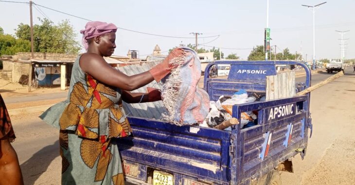 A Manga, des femmes au service d'une ville propre avec l'association Zak la Yilgmdé