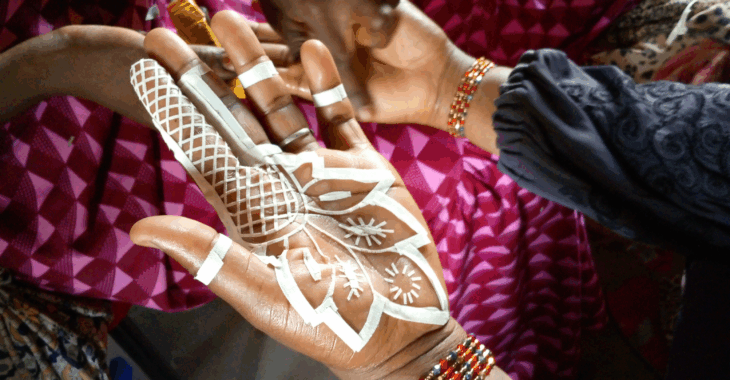 Le henné burkinabè, un art à double tranchant