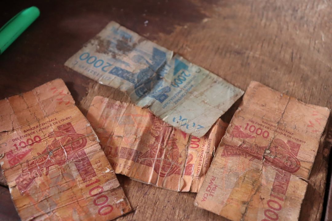 Au Burkina Faso, les billets de banque fatigués ou usés sources de querelles dans les marchés