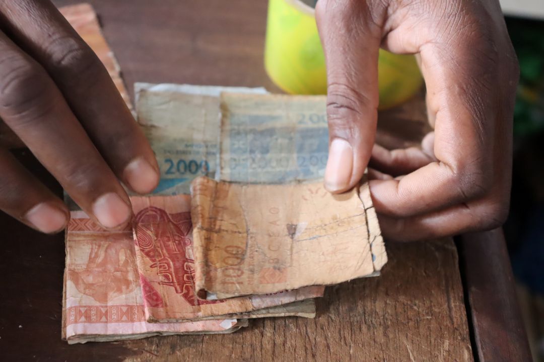 Billets de banque usés: « si on peut lire le numéro de série d&rsquo;un billet, ne serait-ce que d&rsquo;un côté, il est valable »