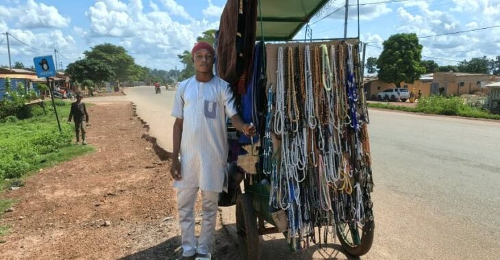 A Banfora, des élèves travaillent pour financer leurs études