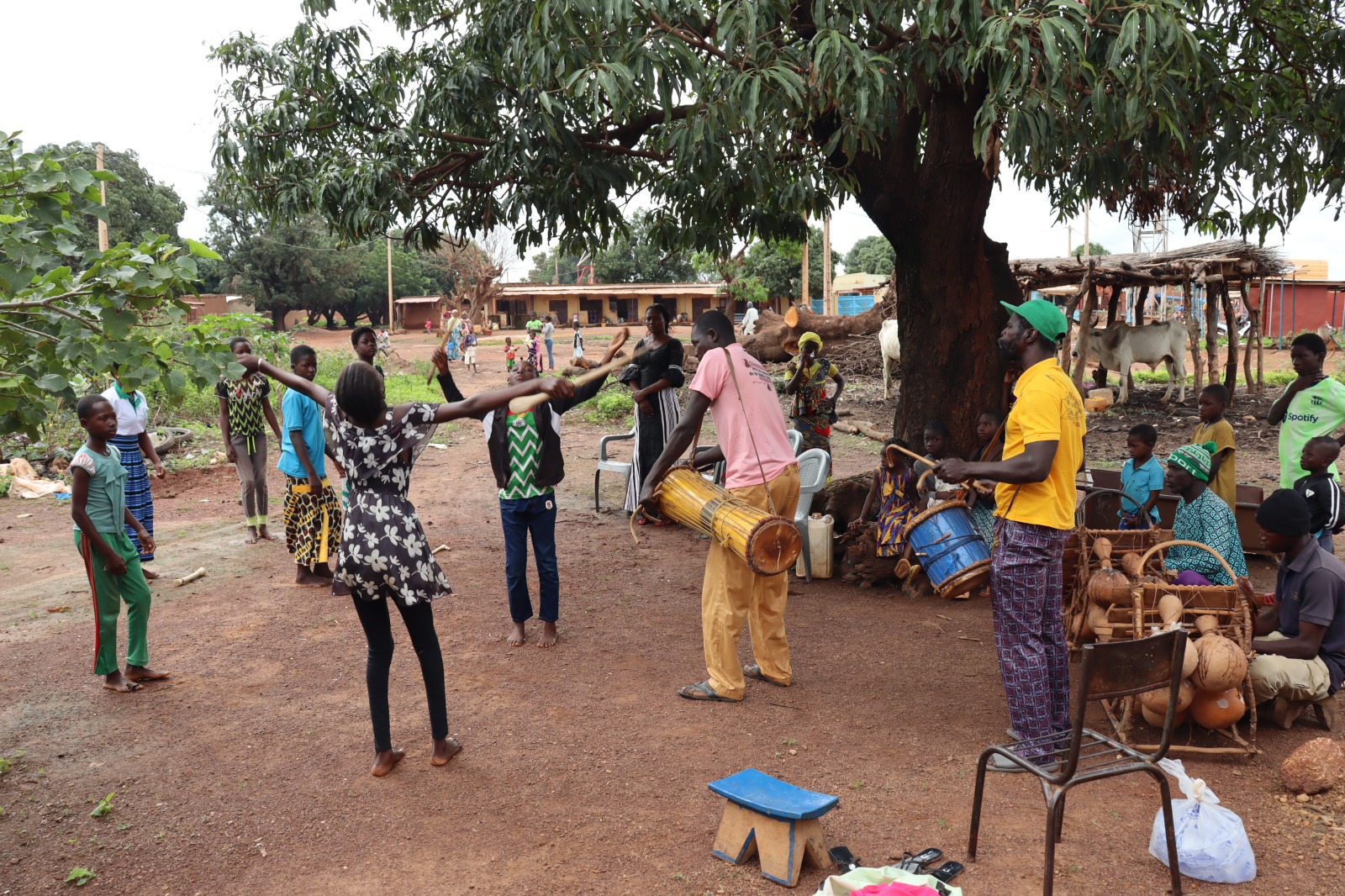 Houndé, quand une enseignante empêche la culture de s’éteindre avec la troupe Kiyen Yavé