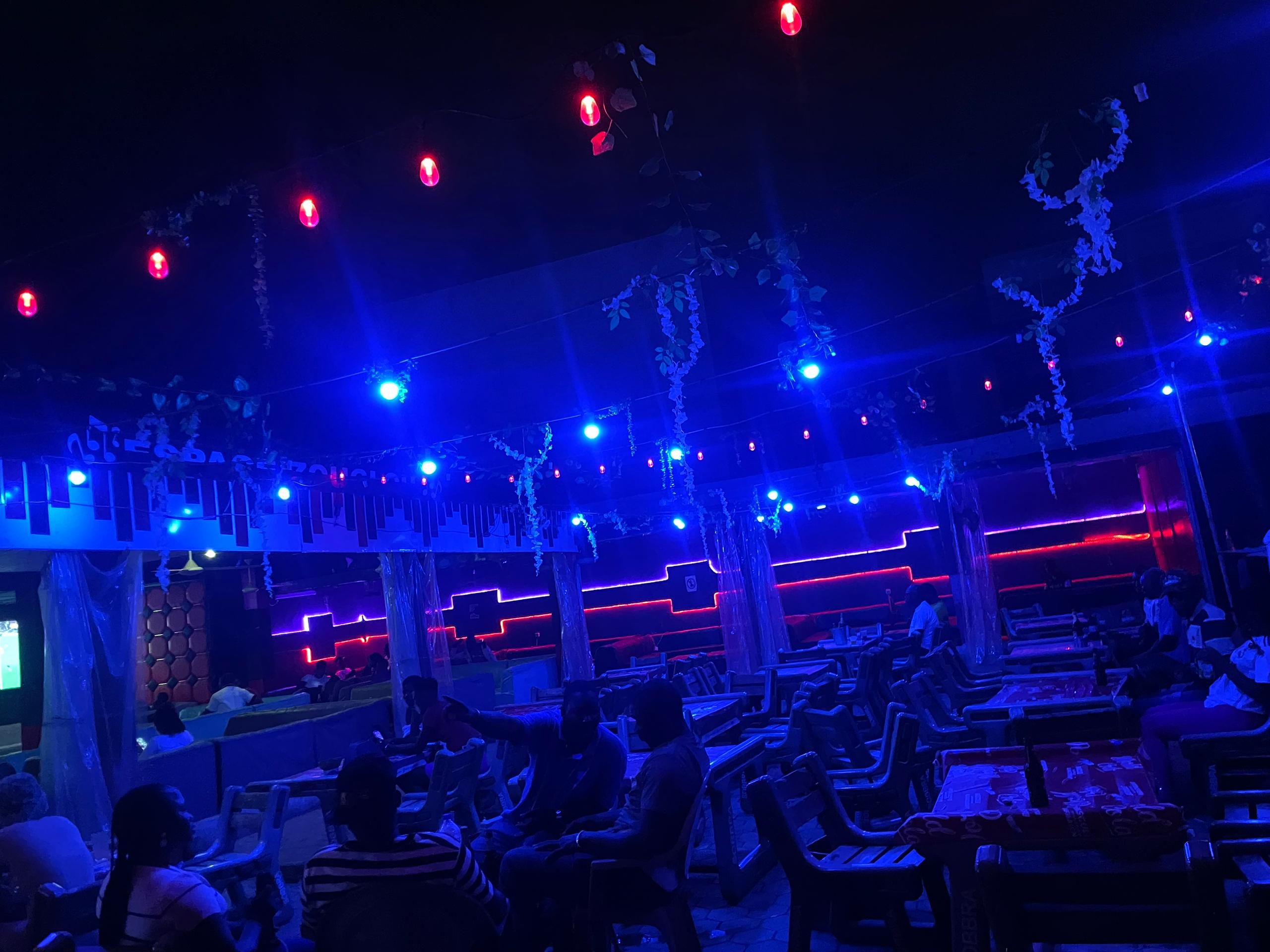 Dans la nuit avec un manager de maquis à Ouagadougou