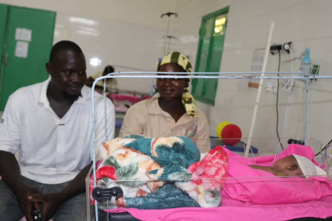 Zéro séparation : bébés et parents enfin réunis après l’accouchement à Dafra