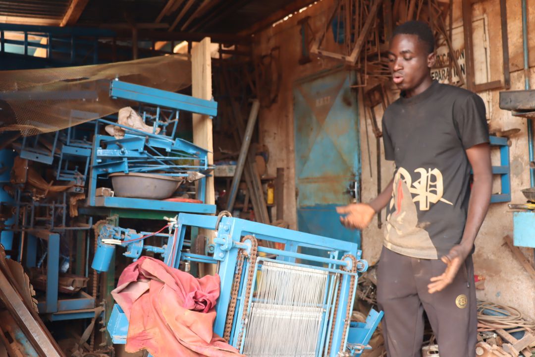 Fayçal, un jeune innovateur autodidacte qui crée avec les moyens de bord