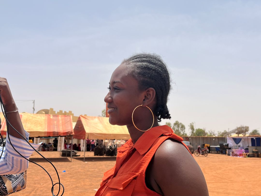 Les Burkinabè redécouvrent la valeur des tresses naturelles