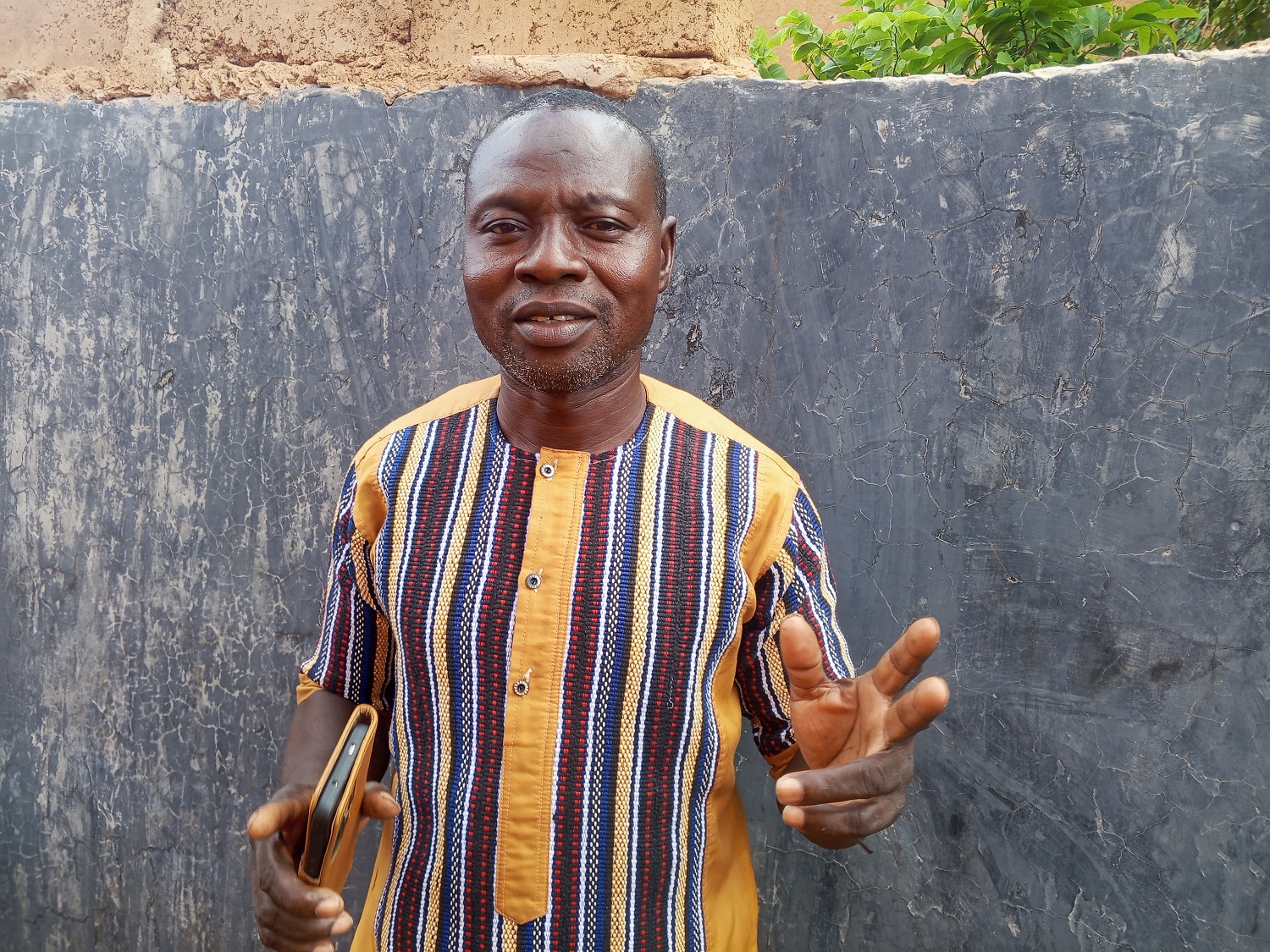Burkina Faso : Harouna Guiro, l&rsquo;enseignant qui a conduit 100 élèves vers 100 % de réussite au CEP