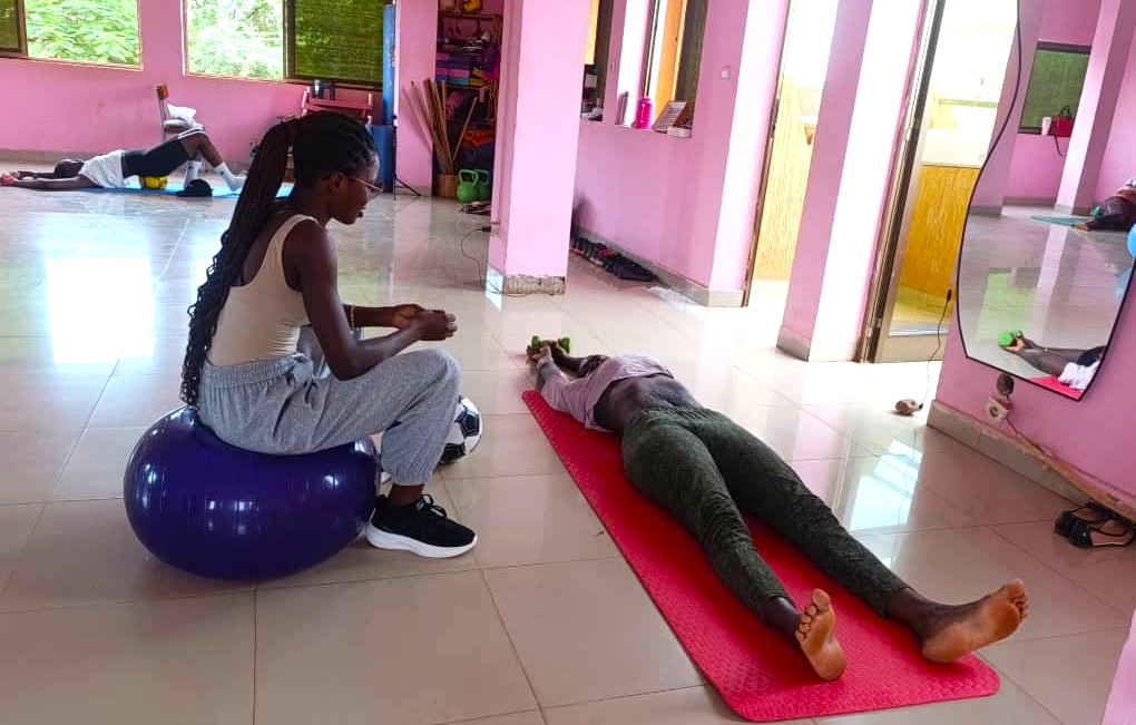 À Ouagadougou, la rééducation abdominale aide les mamans à reprendre leur ventre en main
