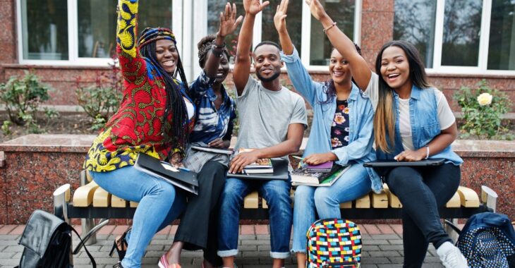 Vacances scolaires : entre souvenirs heureux et expériences douloureuses