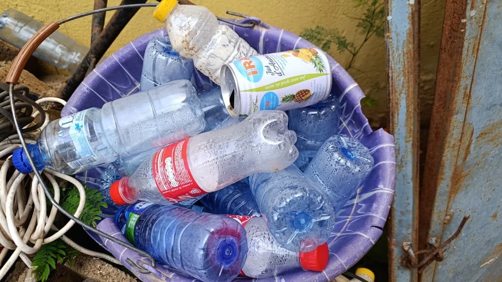 Jus locaux: les bouteilles récupérées peuvent être un danger pour la santé
