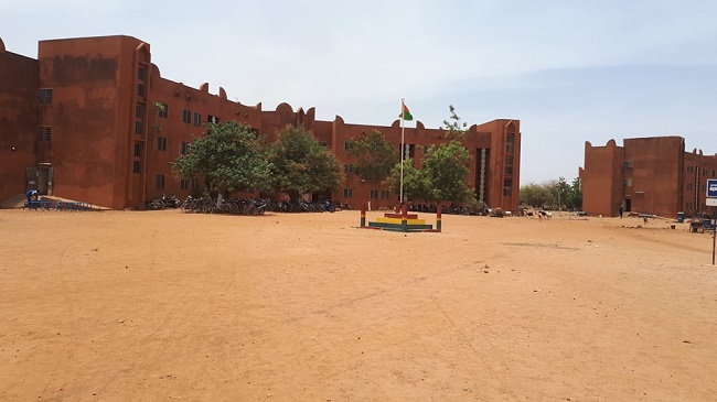 Confinement des cités universitaires : « Il y a des étudiants qui veulent sortir »