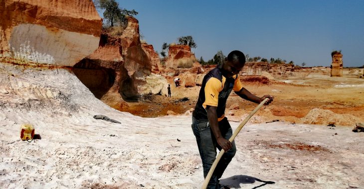Carrière de sable de Borodougou : coups de pioche des jeunes contre le chômage