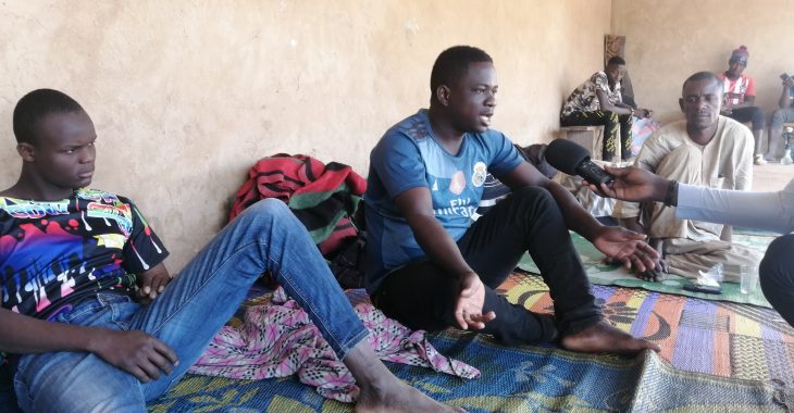 "Ça fait trois jours aujourd’hui que je suis ici, on dort par terre"